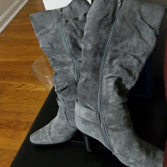 Boots - Picture 2 of 5